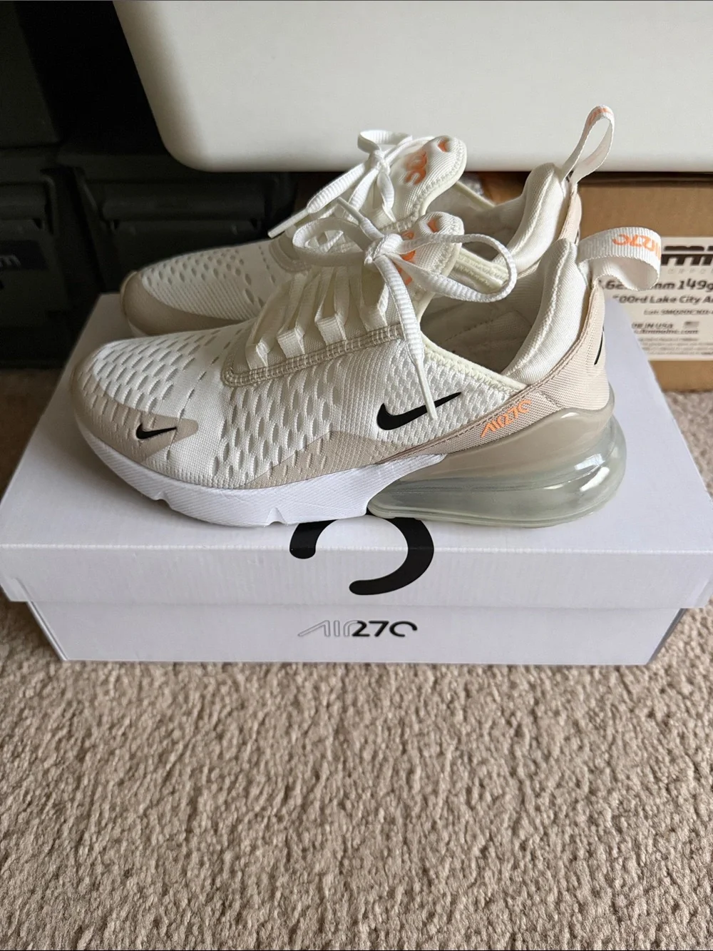 Nike- W Air Max 270